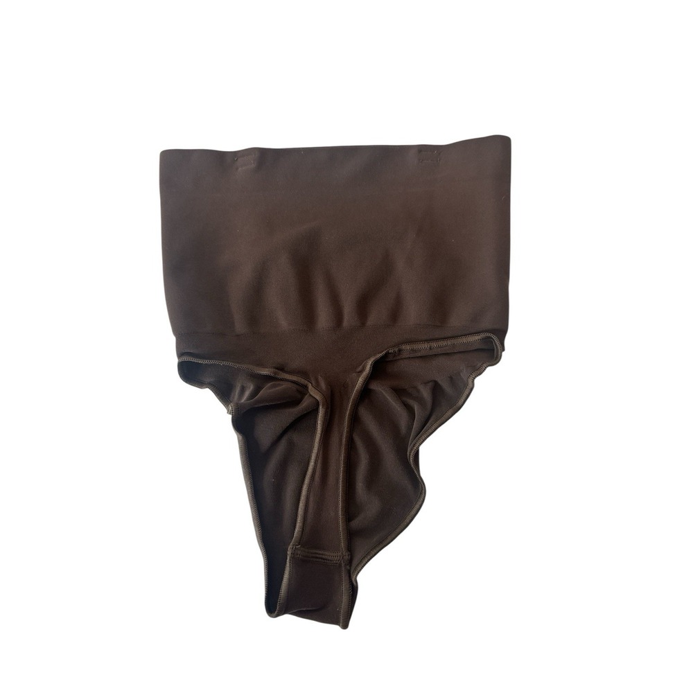 Skims Women's Solid Seamless Sculpt Thong High Waist Medium Brown No Straps NWOT
